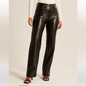 Abercrombie Curve Love Vegan Leather 90s Straight Pant High Rise 25/0 Short